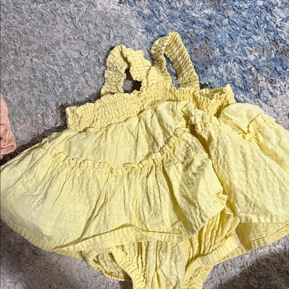 Old Navy Yellow and Peach Kids Matching Set - Picture 3 of 3